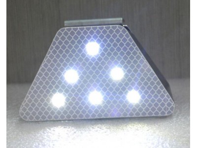 同步梯形轮廓标 太阳能轮廓标 交通警示灯生产厂家图2